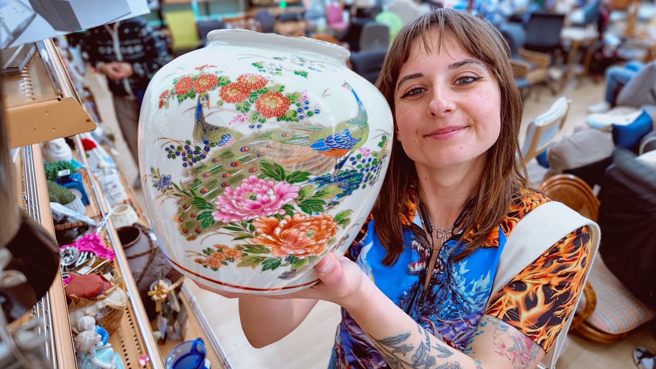 come thrift shopping in japan for my empty apartment | thrift with me vlog ✨️