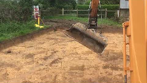 SCANDINAVIAN STYLE TILT BUCKET