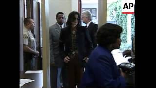 Jackson arrives to face accuser at ongoing trial