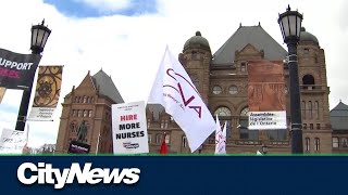 Hundreds of nurses rally at Queen’s Park amid contract talks