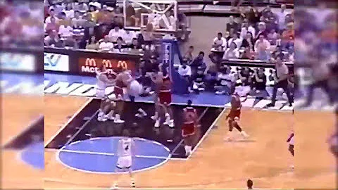 Michael Jordan vs Shaquille O'neal Highlights Bull...