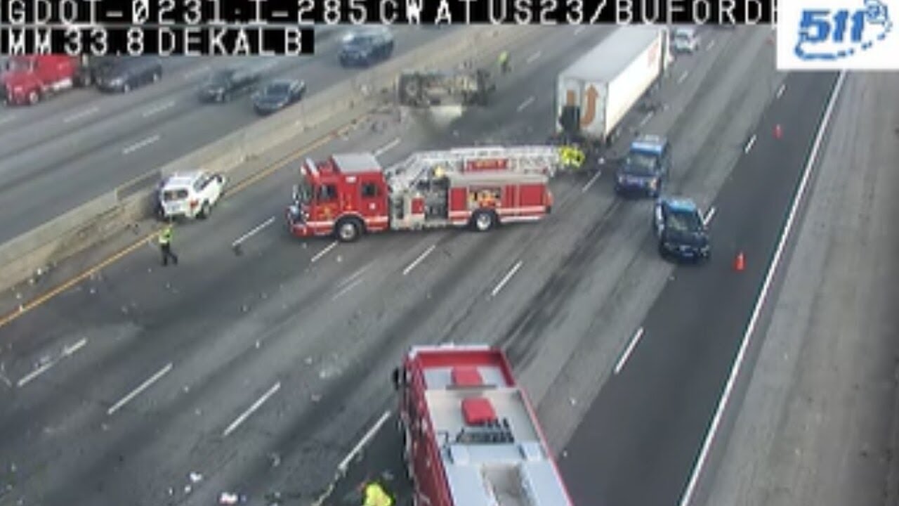 Crash blocks all lanes of I-285 east of Buford Highway in DeKalb - YouTube