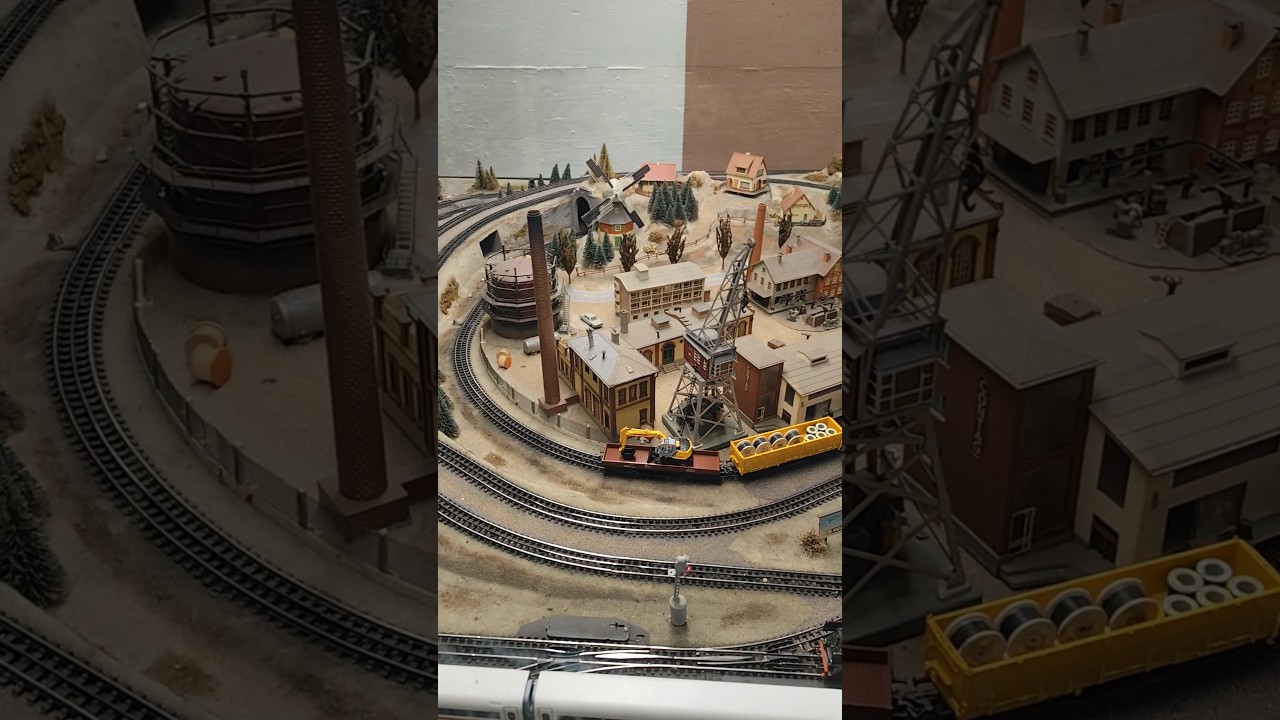 Музей миниатюры ЖД вокзала Города в Германии Карлсруэ Поезд на управление игрушечная ЖД дорога Евро