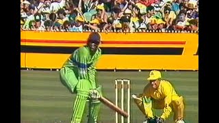 Unbelievable ODI innings! Wasim Akram incredible counter attacking 86 vs Aust 1st Final MCG 1989/90