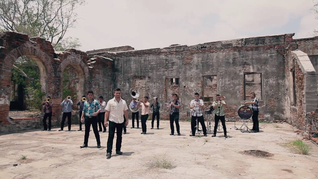 Banda La Divina / Un ángel en el camino