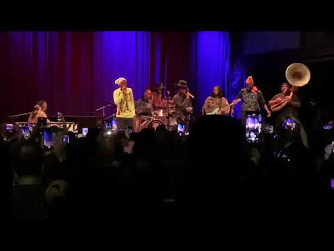 Putar Go Big - Raphael Saadiq
