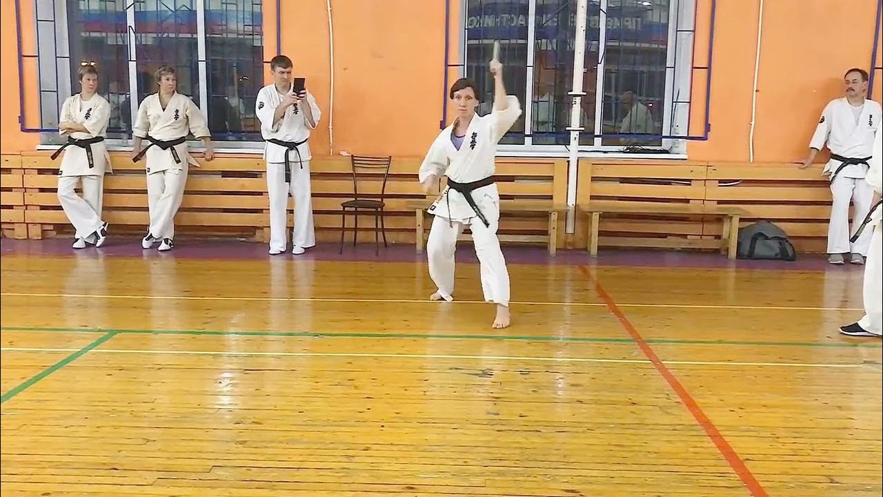 Секции мурманск. Картинка награждение каратистов. Фитнес мастер мурманск ленинский. Как тренируются каратисты киокушинкай. Секции в мурманске спорт.