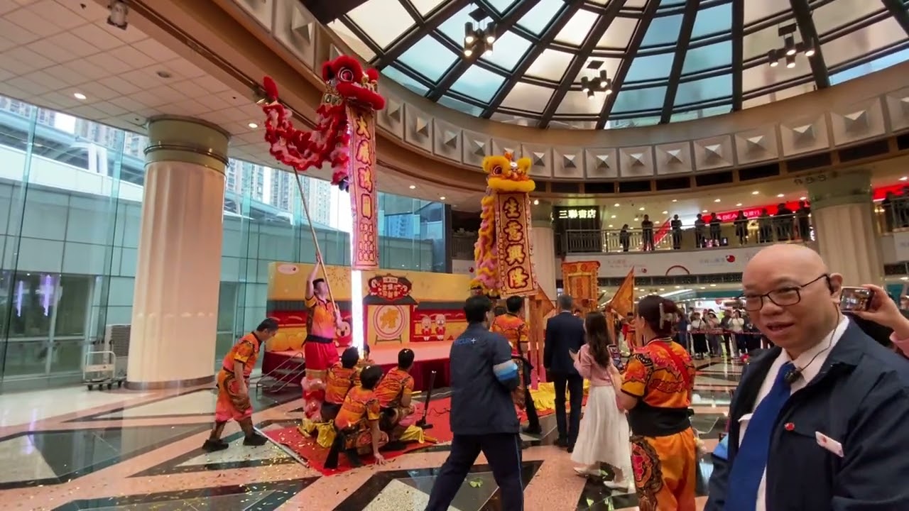 Lion dance @Maon Shan