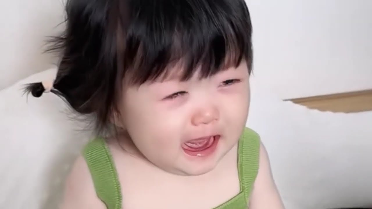 Baby sing song before sleep with mommy very lovely 😍 