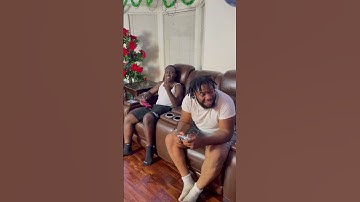 How black people don’t be hearing the smoke detector 😂😂