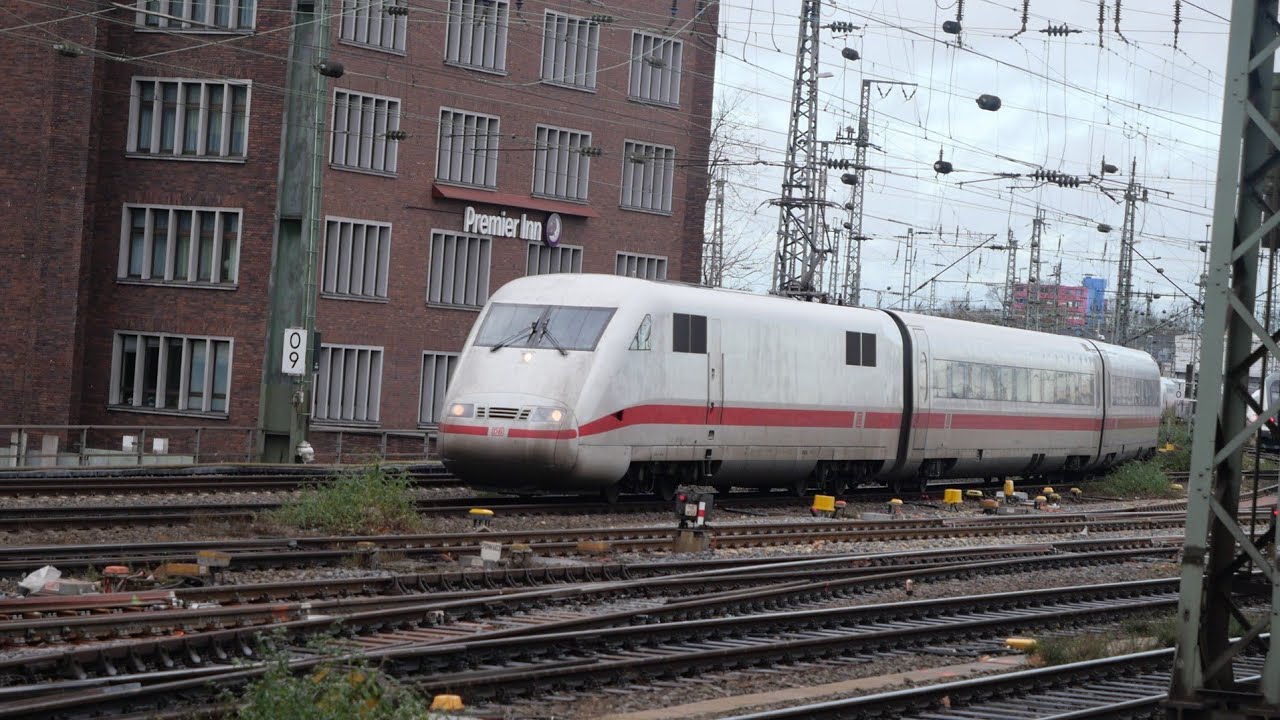 Eisenbahnverkehr in Köln Hansaring Mit Br 422 147 423 442 462 403 406 408 146 620 411 460 111 401