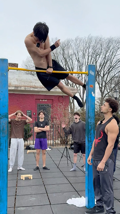 Calisthenics boy does 1 arm muscle-ups for $10,000😳‼️