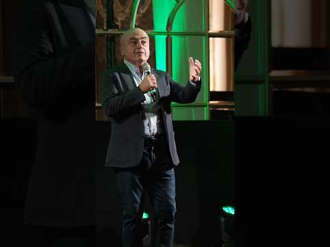 "In un ristorante è più importante il cameriere del cuoco" (Gualtiero Marchesi)E se lo diceva lui...