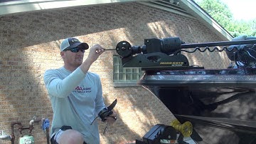 Adjusting a trolling motor skag  --Minn Kota