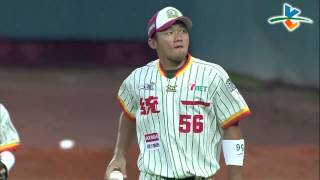 20130825 CPBL 桃猿VS獅 2上 劉芙豪 nice play