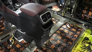 Hyundai Santa Fe, обесшумили салон авто. Использовали премиальные шумопоглотители от comfortmat