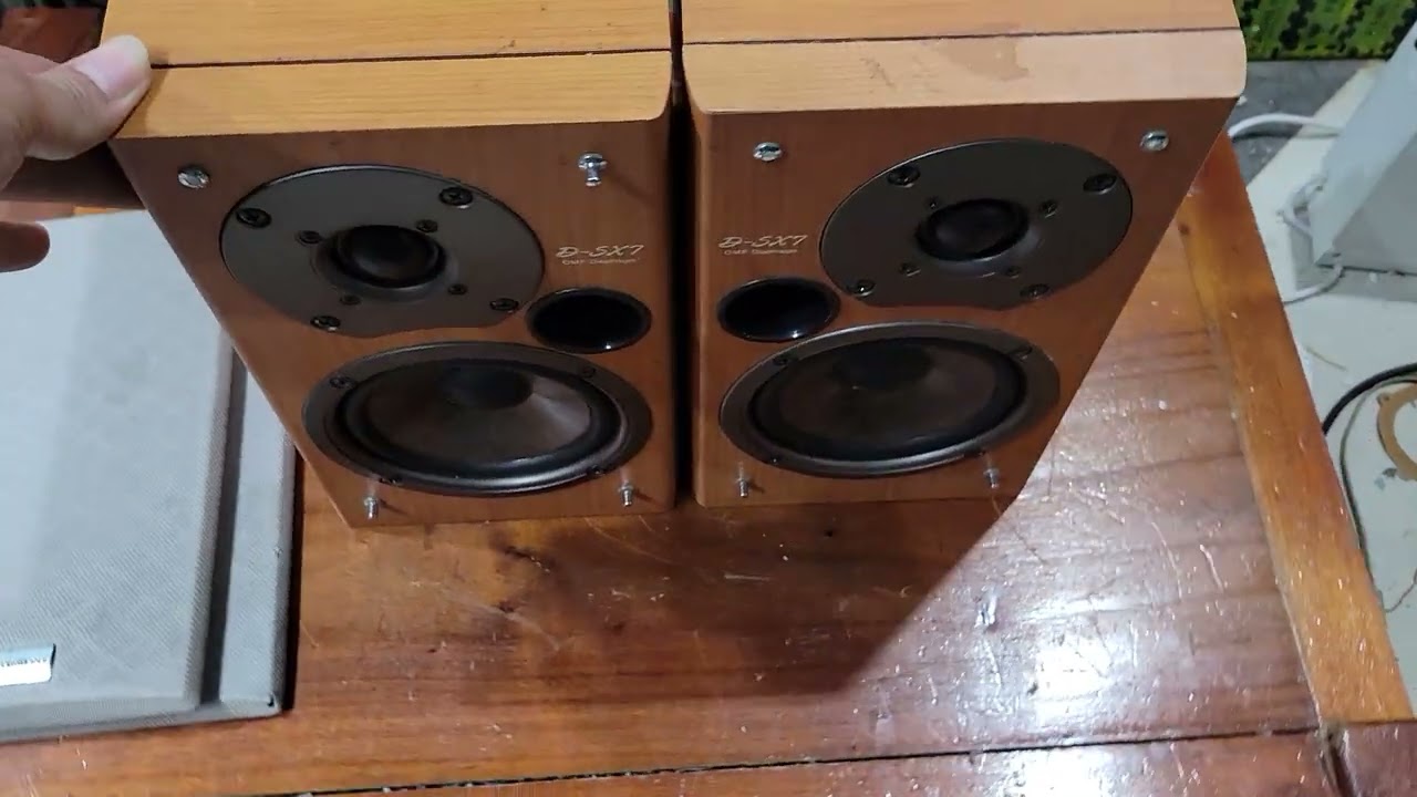 Onkyo D SX7 speakers are on sale for only 850k VND, but they sound