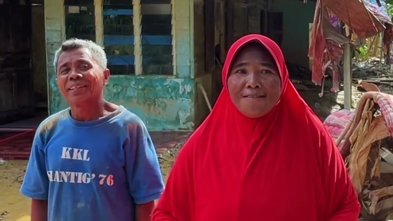 MENGUNJUNGI AREA PESANTREN YANG MENJADI PENGHALANG KAYU AKIBAT BANJIR DI ACEH - Part 2