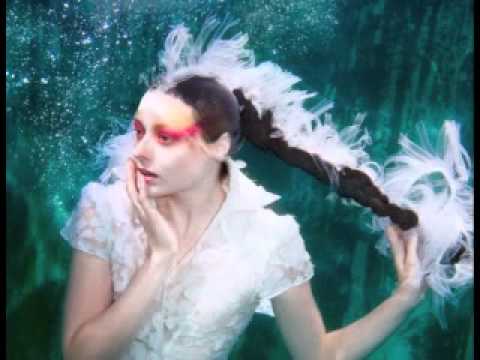 Underwater Photoshoot - Michelle Mousel and Bree G...