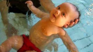 Ludvig på babysim.