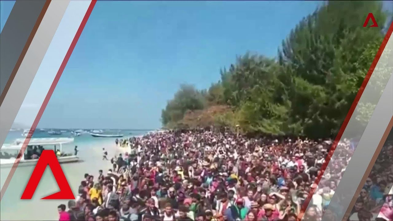 Lombok quake: Hundreds on the Gili Islands wait to be evacuated