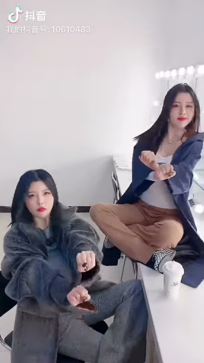 BY2girl 抖音 魔性方向盤舞 Best TIKTOK Do Twins Have Telepathy