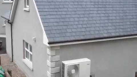 Daly Renewables Hitachi 14 5kW Air to Water Heat Pump Running : Retrofit Project