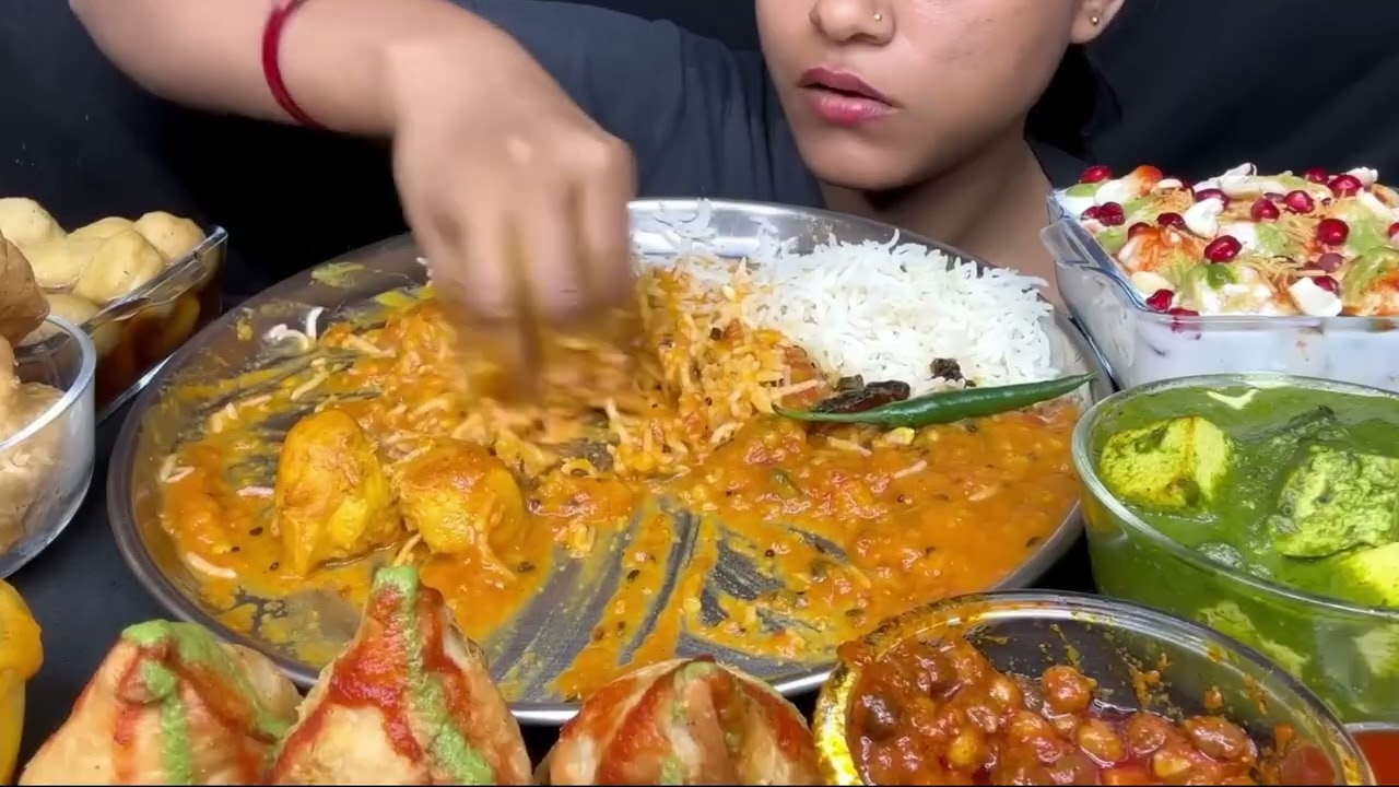 Chawal Aloo Bhorta Karela Fry Bhindi Fry Kadi Pakoda Daal Chole Samosa #Eating mnasmreating 