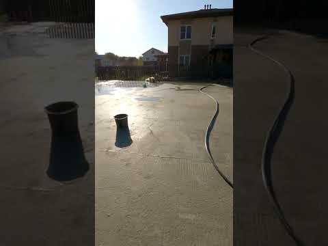 Видео: Должна ли вода скапливаться на герметичном бетоне?