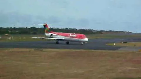 Aviação do Brasil: Avianca Brasil (PR-OAJ) Ex. OceanAir e (N1433B) American Fokker F-100