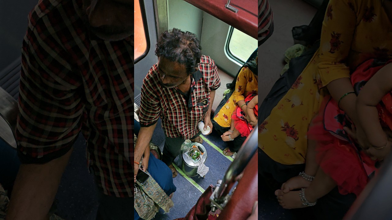 Трудная работа — продавать чай в поезде 