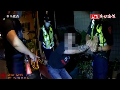 半夜持刀街頭亂晃 男子被逮還帶警方查獲5友人群聚吸毒