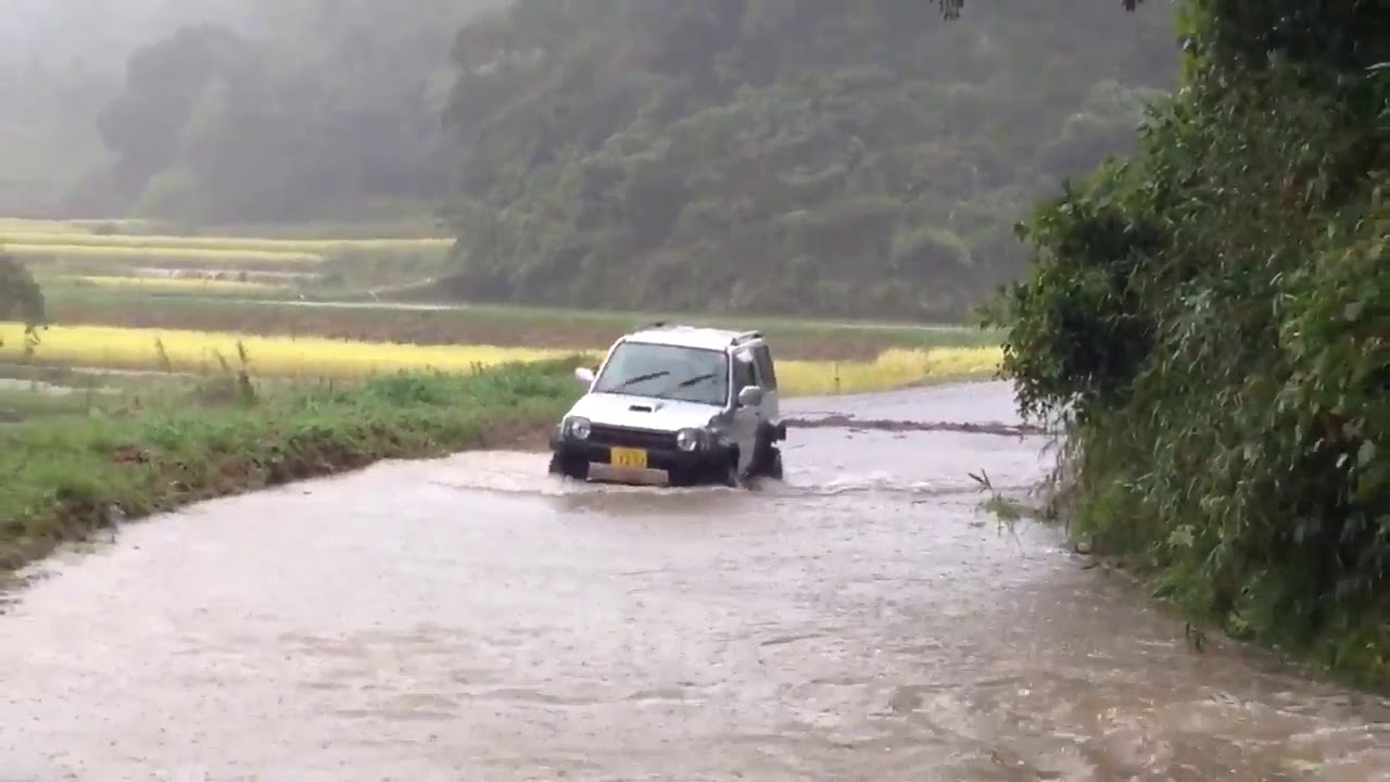 ジムニーは大雨でも融通がきくｗｗ Youtube