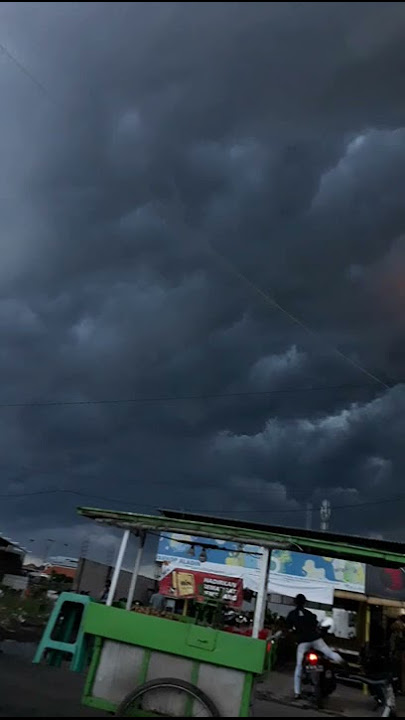 MENGERIKAN || Penampakan awan misterius Sebelum terjadi Badai  #Short #viral