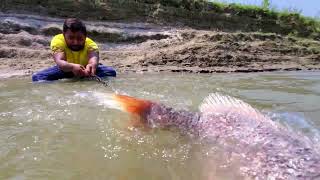 Really Unbelievable Fishing Method In Underwater Monster Fish Catching Experience By Fisherman
