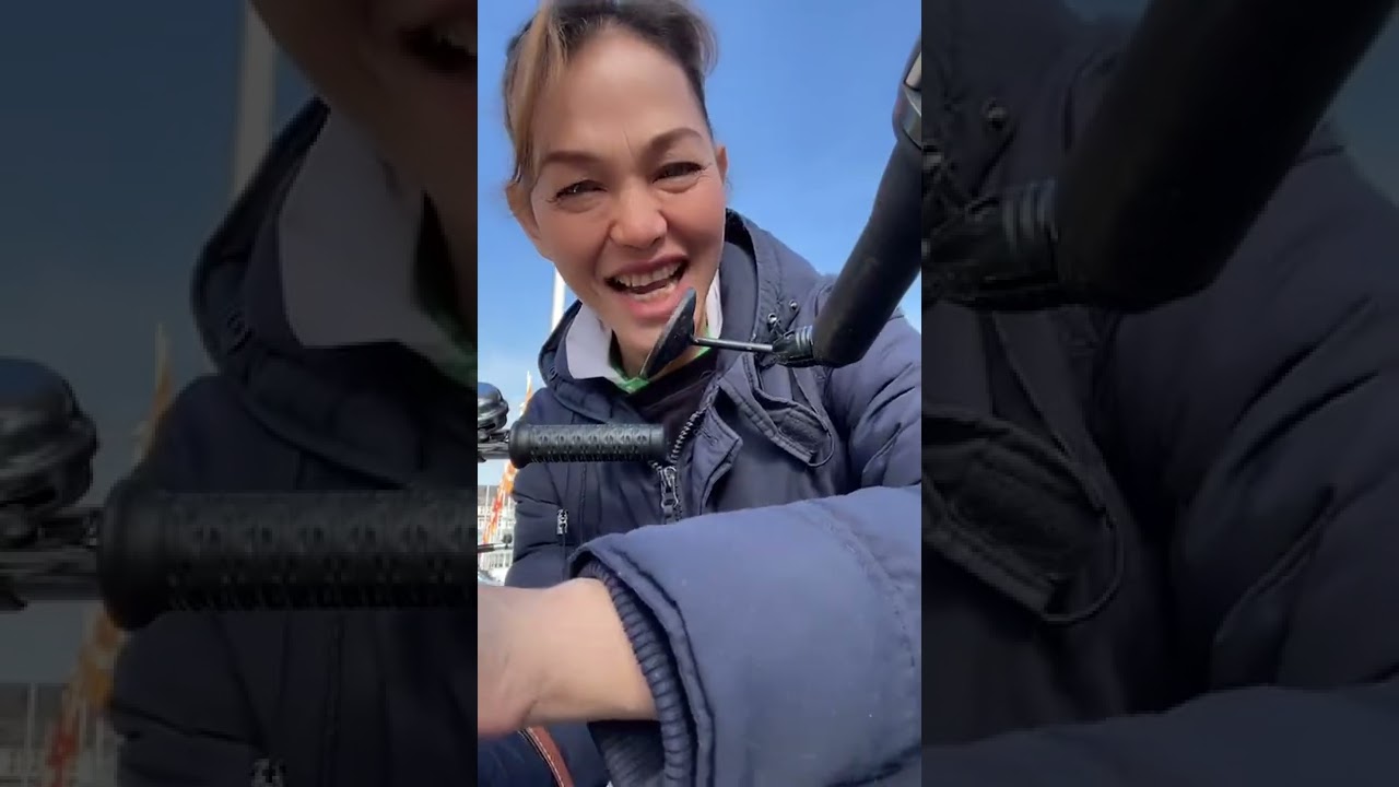 Bunda Corla Berangkat Kerja Sambil Beli Sarapan Sekalian Melalak Dulu (221004)