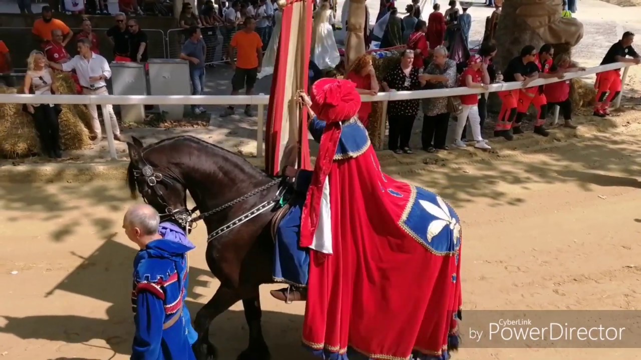 Palio di Asti 1 settembre 2019 Vince il cavallo scosso...