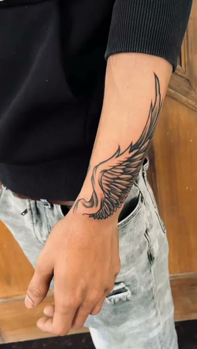 35 Breathtaking Wings Tattoo Designs | Art and Design | Tatoeage vleugels,  Tatoeage man, Tatoeage ideeën