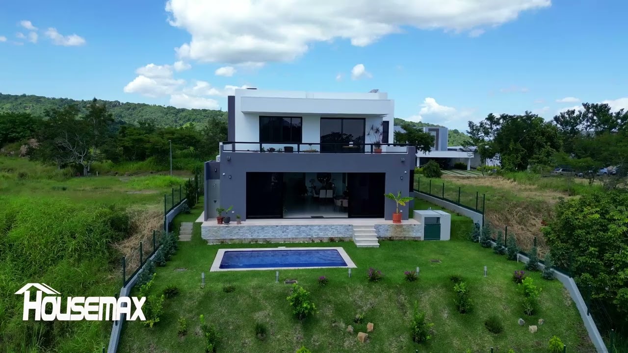 PRECIOSA RESIDENCIA PREMIUM EN EL ENCANTO, EN VENTA