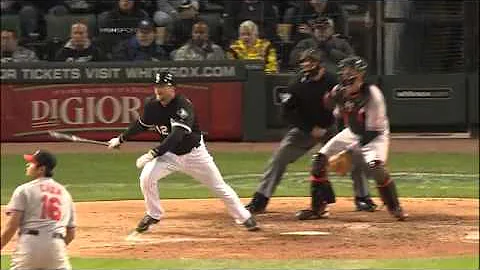 2012/04/17 Pierzynski's two-run double