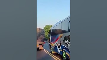 Thumbnail of right lane step on #automobile #busmania @rosalia @AgustinLajeOk @BiS