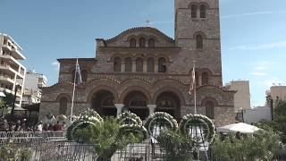 Πλήθος κόσμου στο λαϊκό προσκύνημα και την εξόδιο ακολουθία του Γιώργου Μαζωνάκη στη Νίκαια