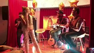 Leslie Grace Duro y Suave (Versión Acústica)