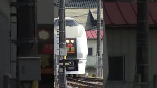 今はもう見れない651系特急草津が中之条駅に到着