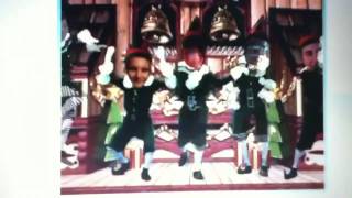 Elf yourself SINGING