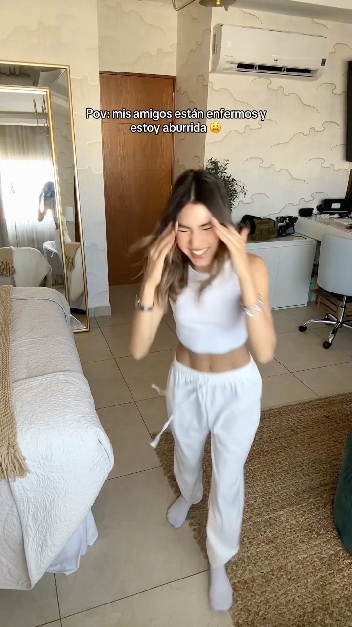 Tocó bailar báilalo Rocky solita ? #anaemilia