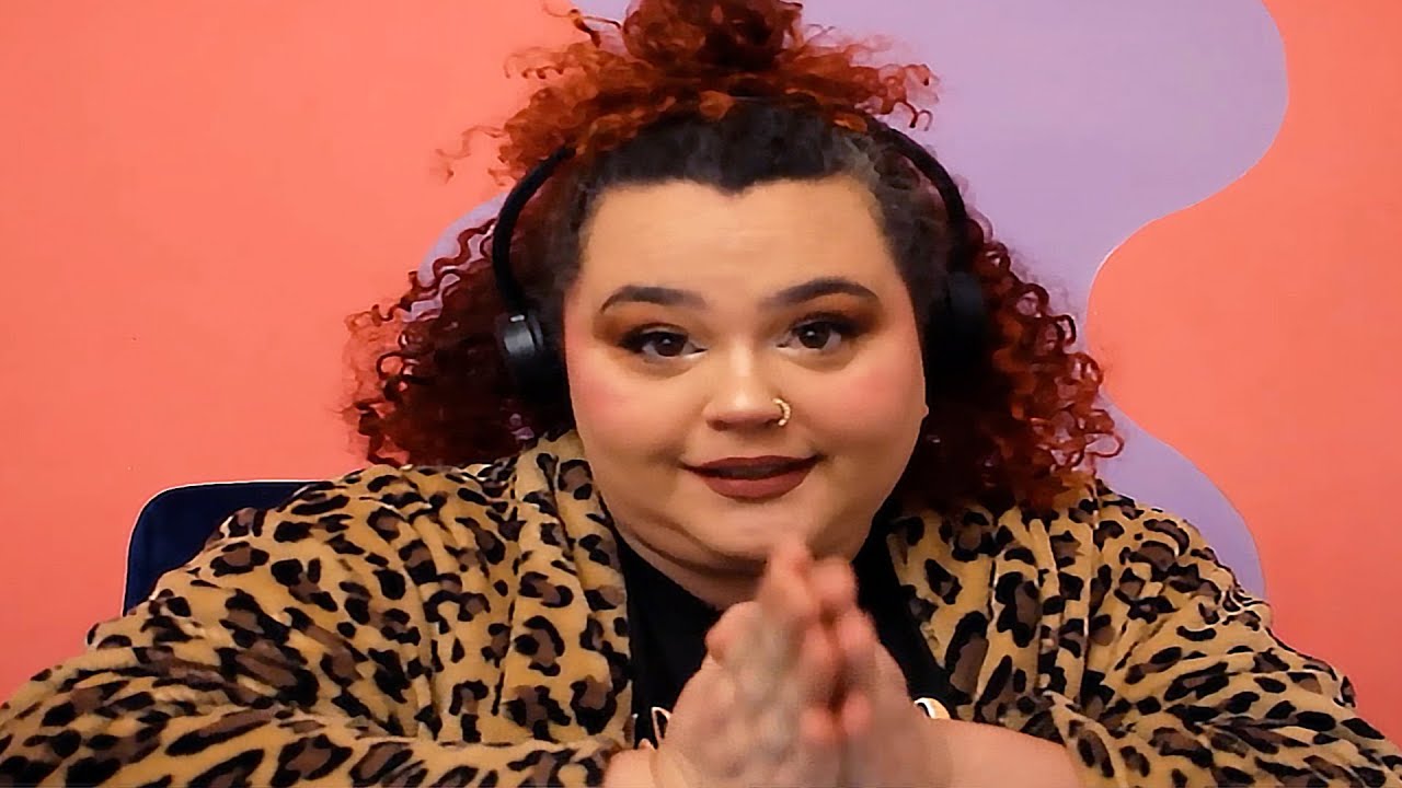 A mina que chamou a outra de 