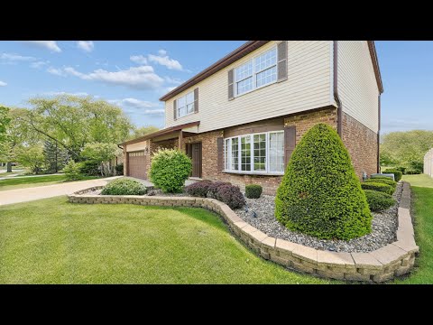 909 W Surrey Rd, Addison, IL home video tour