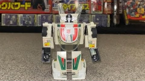 Transformers generation one Wheeljack complete transformation process video. G1 vintage Autobot car