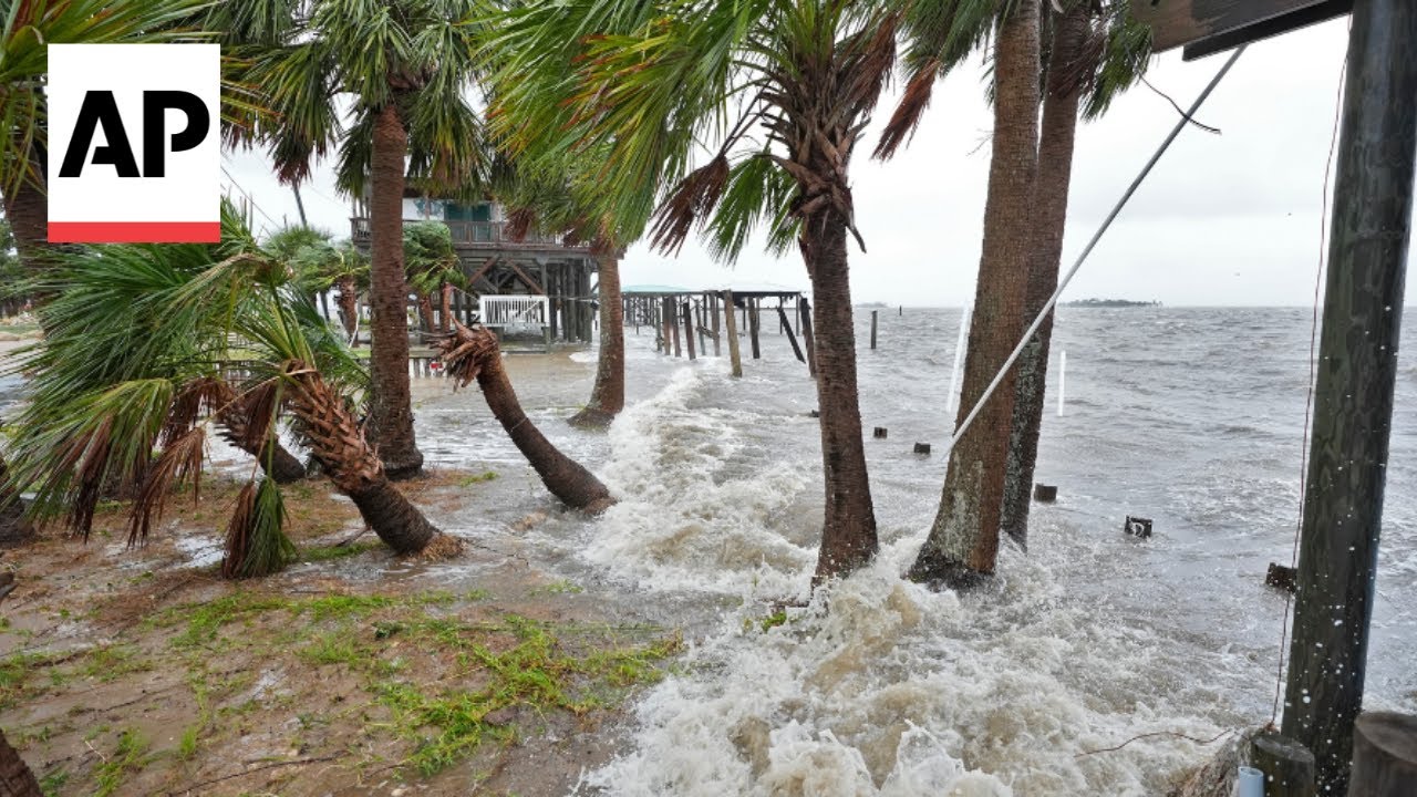 Hurricane Debby makes landfall in Florida as Category 1 storm - YouTube